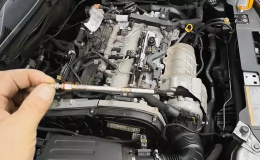 Замена свечи накаливания дизель. Свеча накаливания дизель. Свеча пежо 508 дизель. Как заменить свечи на дизеле. 4jtd 99.