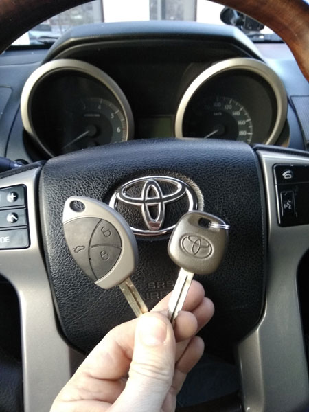 ключ для Toyota