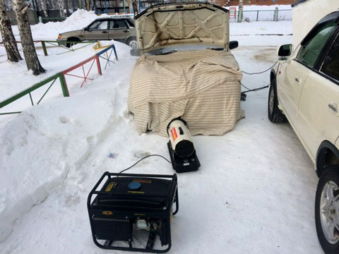 Греем машину во дворе